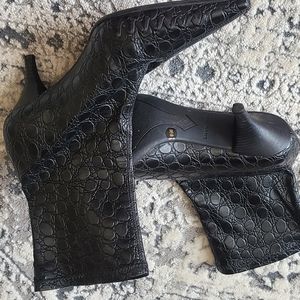 Gianni Bini Booties